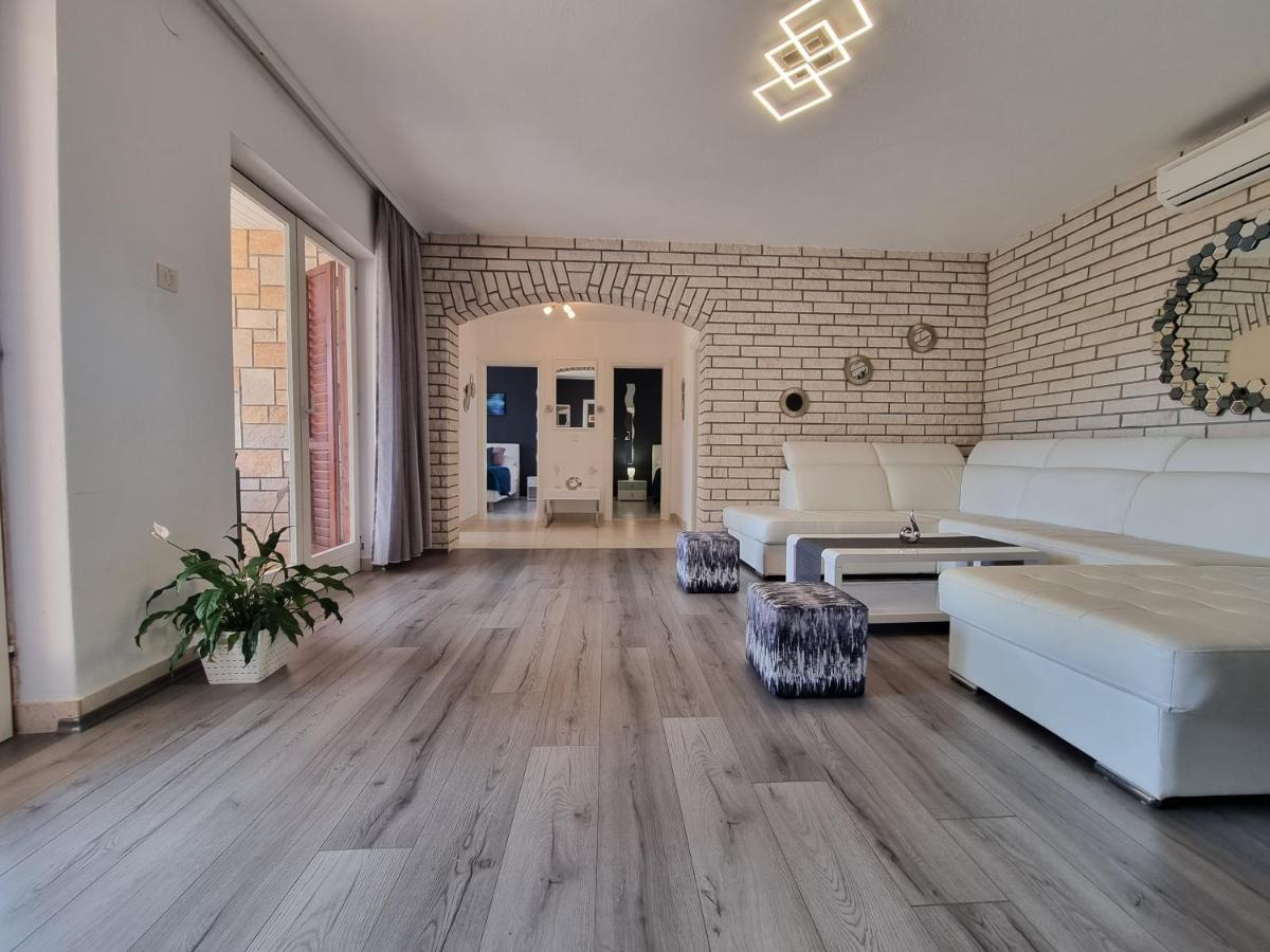 Villa Ilaria Bol Dış mekan fotoğraf